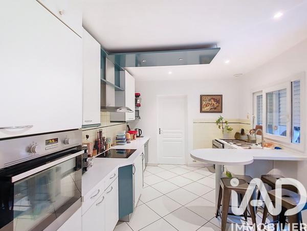 Maison à vendre 9 pièces 217 m² Franqueville-Saint-Pierre