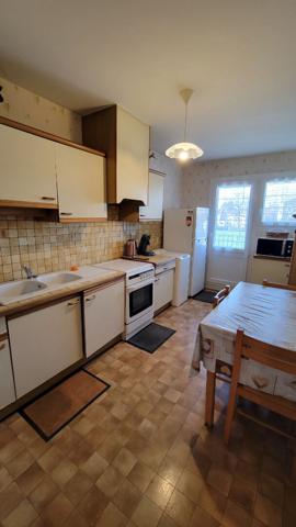 PAU - Appartement T4 de 85.95 m2 avec balcon, garage, parking et cave