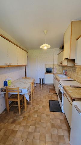 PAU - Appartement T4 de 85.95 m2 avec balcon, garage, parking et cave