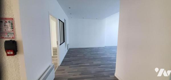 A VENDRE LA LFECHE MURS COMMERCIAUX