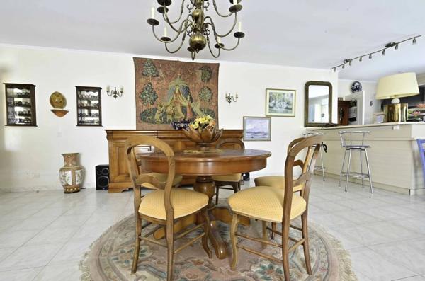 Maison 4 Chambres à proximité de Saintes (17)