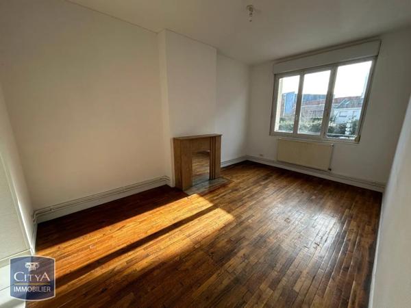 Appartement à louer 2 pièces 51.79m² Saint-Quentin (02100)