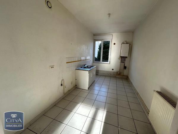 Appartement à louer 2 pièces 51.79m² Saint-Quentin (02100)