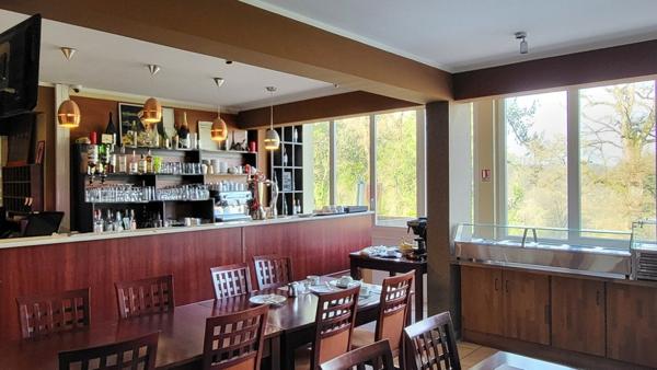 Immeuble
         5 pièces
        - 870 m²