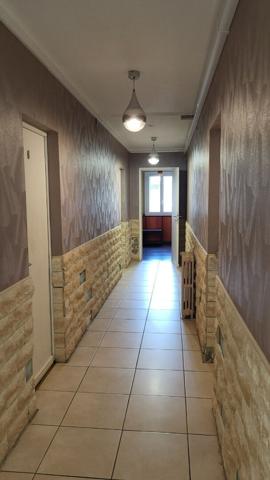 Immeuble
         5 pièces
        - 870 m²