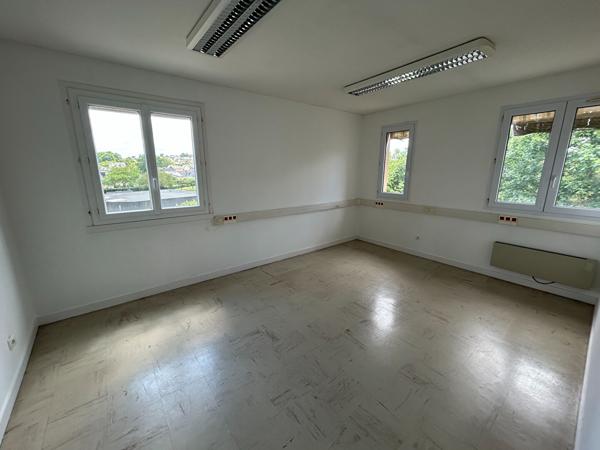 BUREAUX A LOUER CHATEAU GONTIER , Chateau gontier sur mayenne BUREAUX A LOUER CHATEAU GONTIER , Chateau gontier sur mayenne