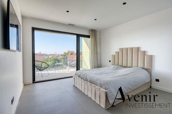 DÉCINES-CHARPIEU - VILLA CONTEMPORAINE - 322 m2 -5 CHAMBRES - PISCINE Decines charpieu DÉCINES-CHARPIEU - VILLA CONTEMPORAINE - 322 m2 -5 CHAMBRES - PISCINE Decines charpieu