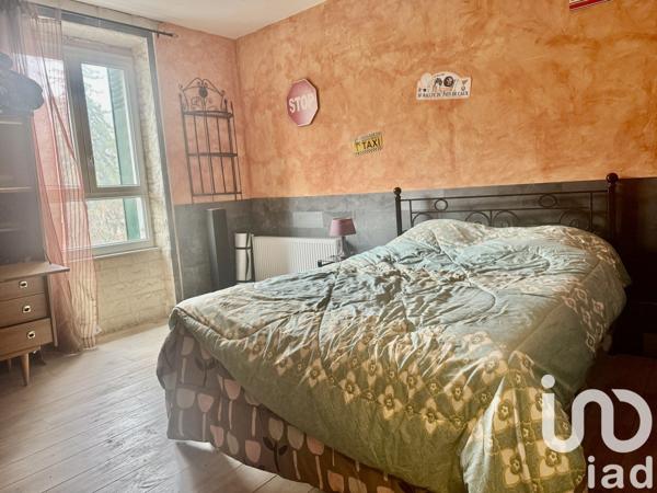 Maison de village 4 pièces de 120 m² à Labastide-Rouairoux (81270)