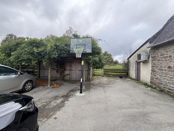 Pluvigner (56330) Belle longère en pierre de 147 m² habitable sur grand terrain au calme de la campagne