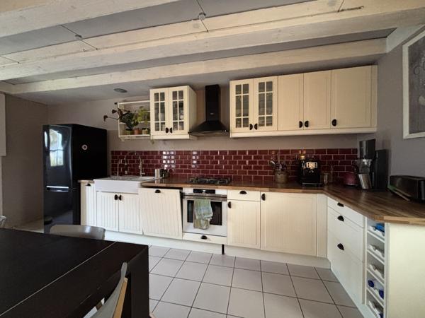 Pluvigner (56330) Belle longère en pierre de 147 m² habitable sur grand terrain au calme de la campagne