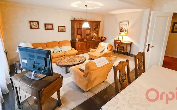 Appartement à vendre    5 pièces • 99,75 m2 Saint-Denis