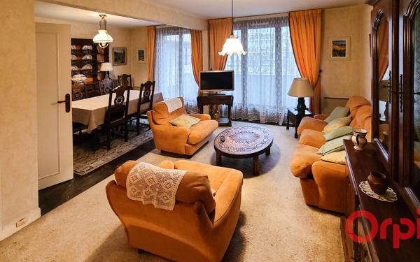 Appartement à vendre    5 pièces • 99,75 m2 Saint-Denis