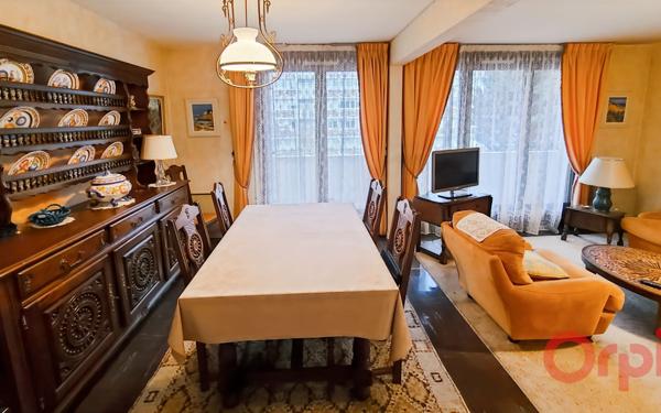 Appartement à vendre    5 pièces • 99,75 m2 Saint-Denis