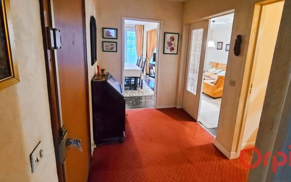 Appartement à vendre    5 pièces • 99,75 m2 Saint-Denis