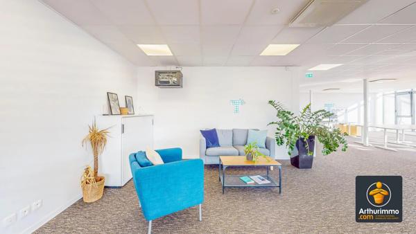 Location Bureau 274 m2 à Brignais