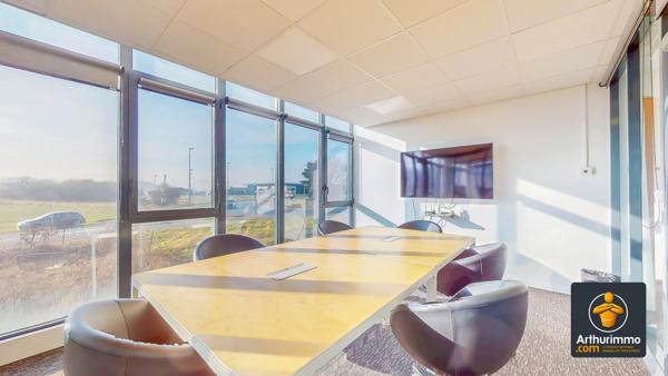 Location Bureau 274 m2 à Brignais