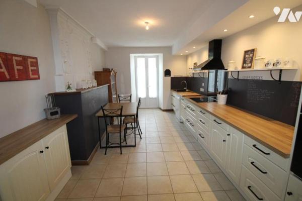 Maison en pierres - au calme à Chaniers- 170m² hab. - 3 chambres - 4 mns de SAINTES 