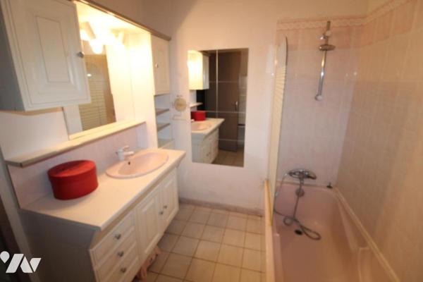 Maison en pierres - au calme à Chaniers- 170m² hab. - 3 chambres - 4 mns de SAINTES 