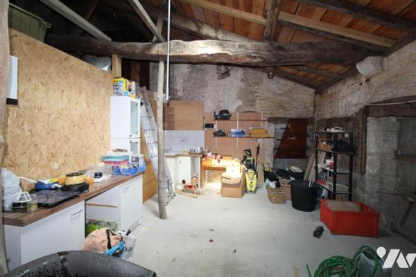 Maison en pierres - au calme à Chaniers- 170m² hab. - 3 chambres - 4 mns de SAINTES 