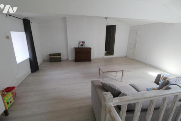 Maison en pierres - au calme à Chaniers- 170m² hab. - 3 chambres - 4 mns de SAINTES 