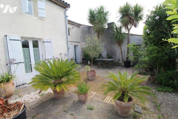Maison en pierres - au calme à Chaniers- 170m² hab. - 3 chambres - 4 mns de SAINTES 
