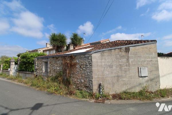 Maison en pierres - au calme à Chaniers- 170m² hab. - 3 chambres - 4 mns de SAINTES 