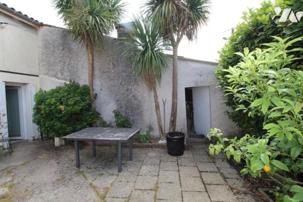 Maison en pierres - au calme à Chaniers- 170m² hab. - 3 chambres - 4 mns de SAINTES 