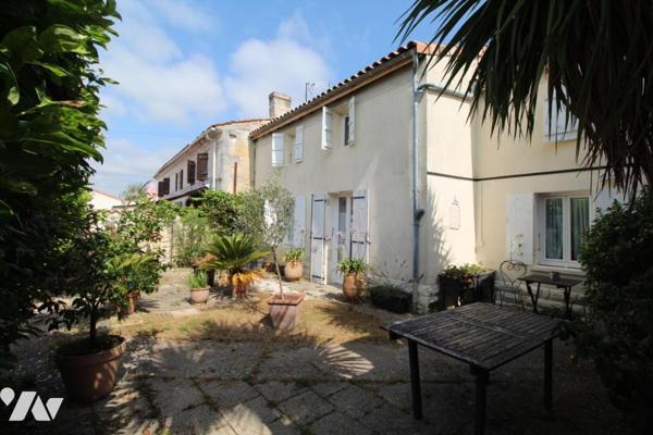 Maison en pierres - au calme à Chaniers- 170m² hab. - 3 chambres - 4 mns de SAINTES 