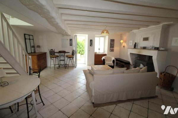 Maison en pierres - au calme à Chaniers- 170m² hab. - 3 chambres - 4 mns de SAINTES 
