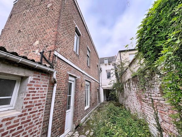 Vente Immeuble 11 pièces 210 m2 à Saint-Quentin