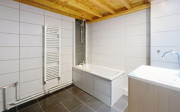 Appartement à vendre    3 pièces • 73 m2 Lyon 1