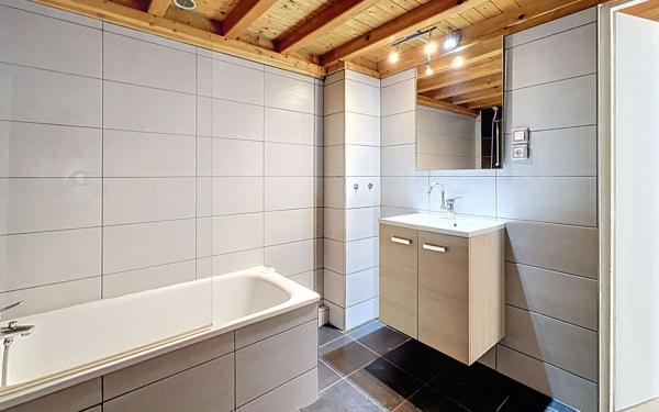 Appartement à vendre    3 pièces • 73 m2 Lyon 1