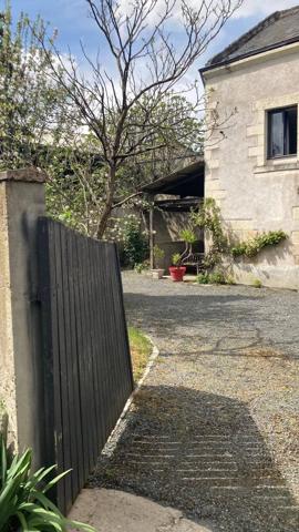 Maison de ville 3/4 chambres avec jardin – Chinon