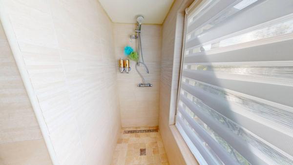 Maison de ville 3/4 chambres avec jardin – Chinon