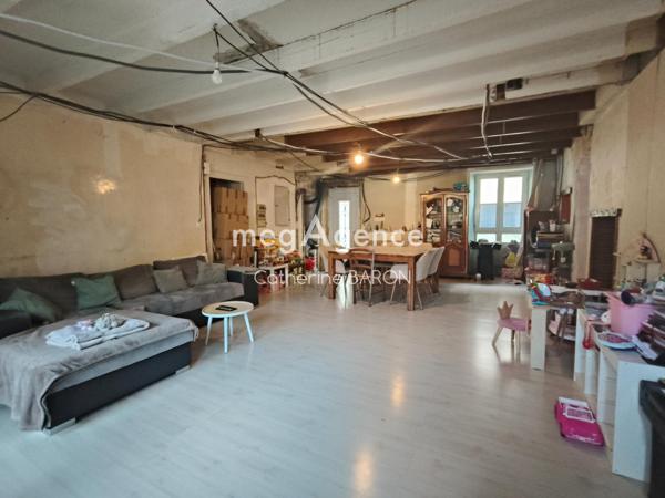 Maison à BEAUVAIS-SUR-MATHA, 17490 - 8 pièces 120m²