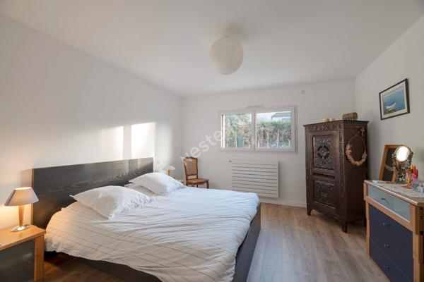 Maison à vendre en plein centre de Châteaugiron - 4 chambres, jardin et garage double