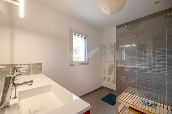 Maison à vendre en plein centre de Châteaugiron - 4 chambres, jardin et garage double