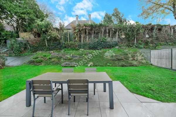 Maison à vendre en plein centre de Châteaugiron - 4 chambres, jardin et garage double