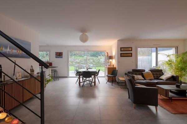 Maison à vendre en plein centre de Châteaugiron - 4 chambres, jardin et garage double