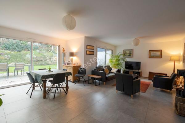 Maison à vendre en plein centre de Châteaugiron - 4 chambres, jardin et garage double