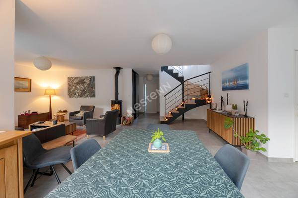 Maison à vendre en plein centre de Châteaugiron - 4 chambres, jardin et garage double