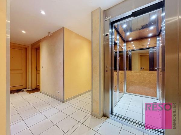 MAGNIFIQUE T3 EN REZ-DE-JARDIN AVEC JARDIN PRIVATIF
