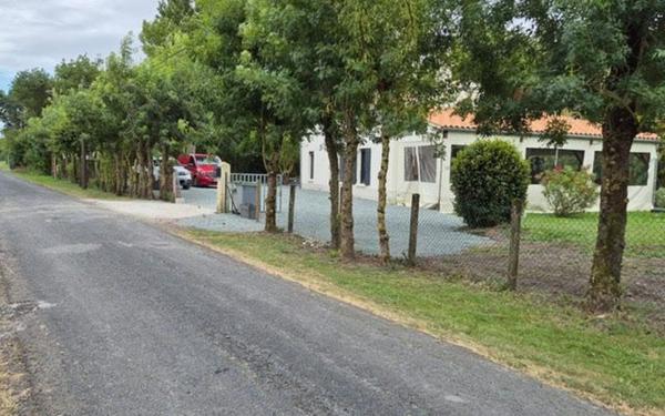 Maison à vendre    3 pièces •  Taugon