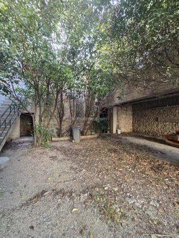 Vente                                                      Immeuble
                        
                     8 pièces                      314 m2                     à Clermont-l'Hérault