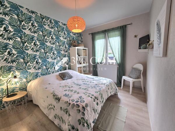 Villa 8 pièce(s) 5 chambre(s) 150 m²