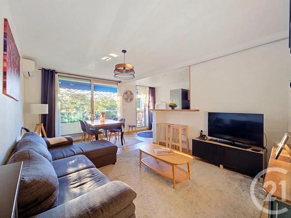 Appartement T3 à vendre  3 pièces - 65,15 m 2   MARSEILLE  - 13008