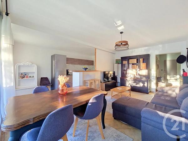 Appartement T3 à vendre  3 pièces - 65,15 m 2   MARSEILLE  - 13008