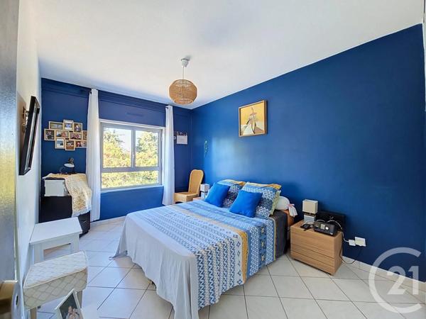 Appartement T3 à vendre  3 pièces - 65,15 m 2   MARSEILLE  - 13008