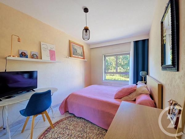 Appartement T3 à vendre  3 pièces - 65,15 m 2   MARSEILLE  - 13008