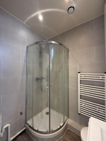 Studio ASNIERES_13 min gare SNCF _ 4ème étage sur 4 _ 22 m2